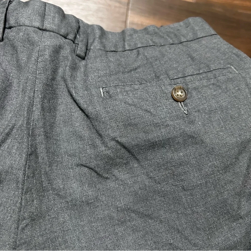 32x30‎ J Crew Men’s Dress Pants Classic Fit Gray tag states 32x32 Straight